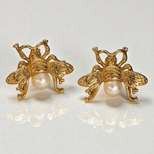 Pearl Bee Earrings – 18K Gold Plated Statement Studs